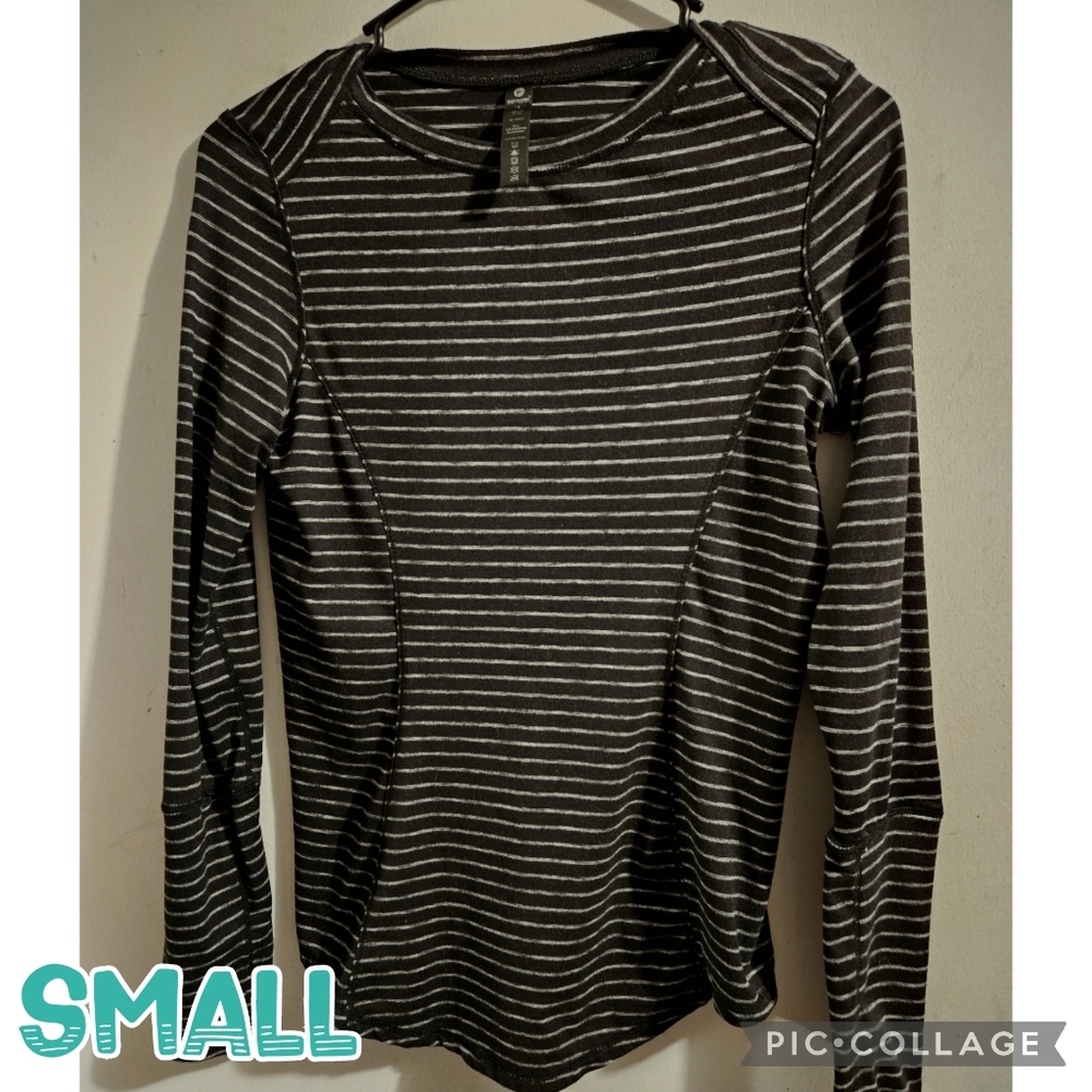 90 degree by flex stripes long sleeve workout gym Fitted Flattering Women small